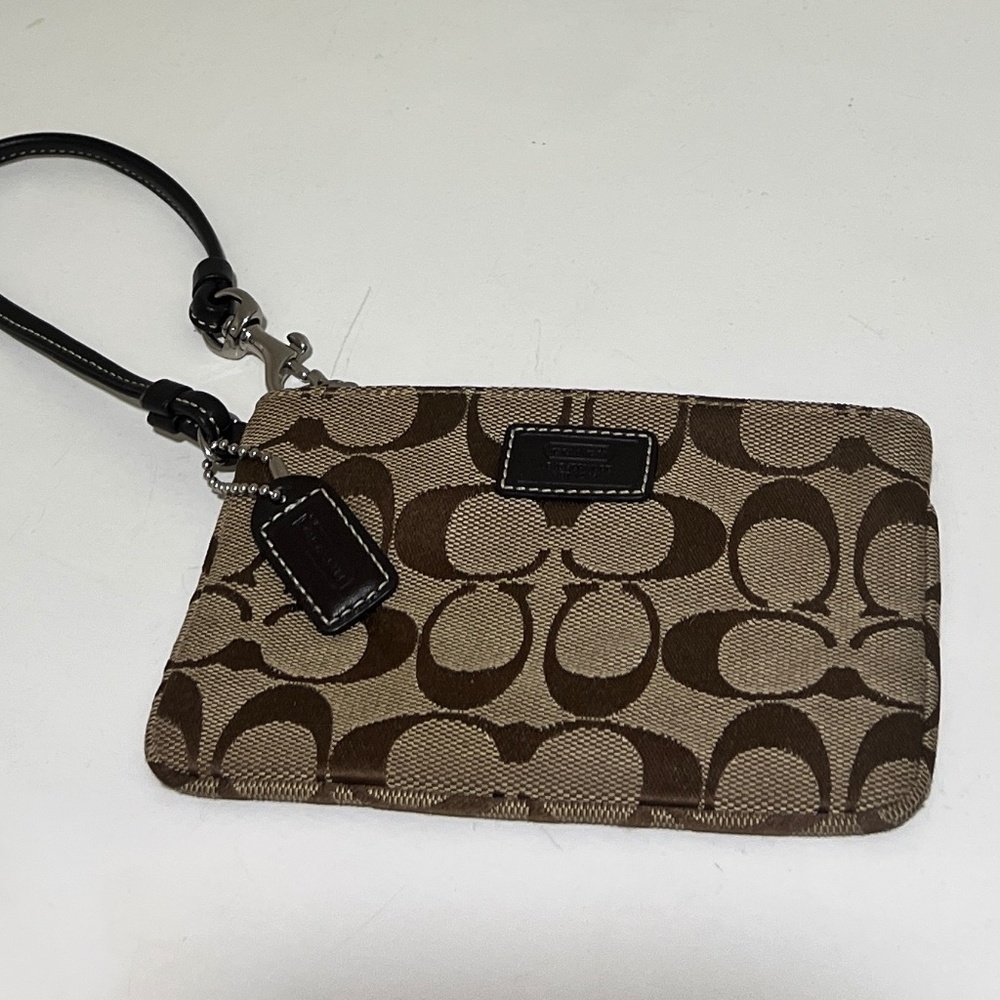 Coach signature wristlet (brown)